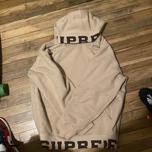 Size M fits a small very good sweater